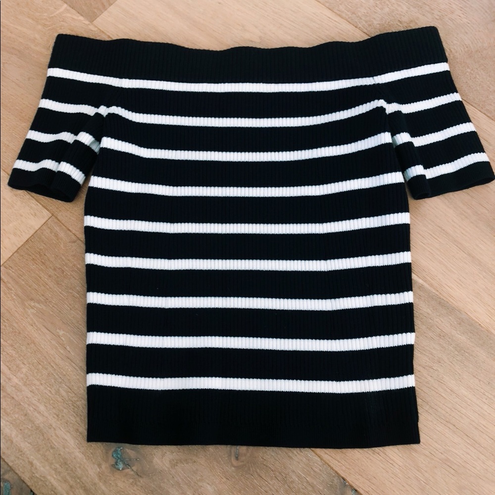Adorable Club Monaco off the shoulder top